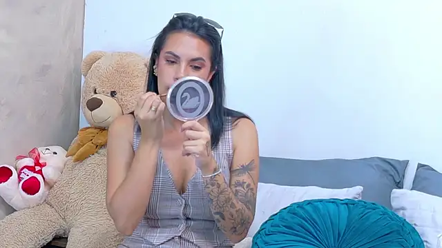 AndiVasquez online show from July 2026 01:43:01 PM