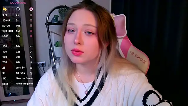 Snapshot of Emiliaaah chatting on February 2026 08:17:02 PM Emiliaaah online show from February 2026 08:17:02 PM