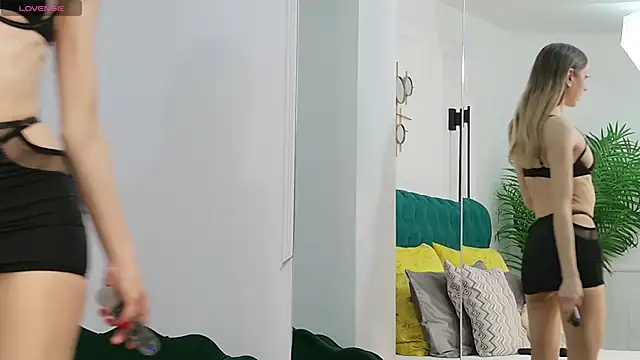 IrisLayne online show from April 2026 04:41:02 AM