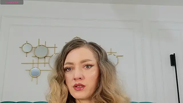 IrisLayne online show from April 2026 04:37:02 AM