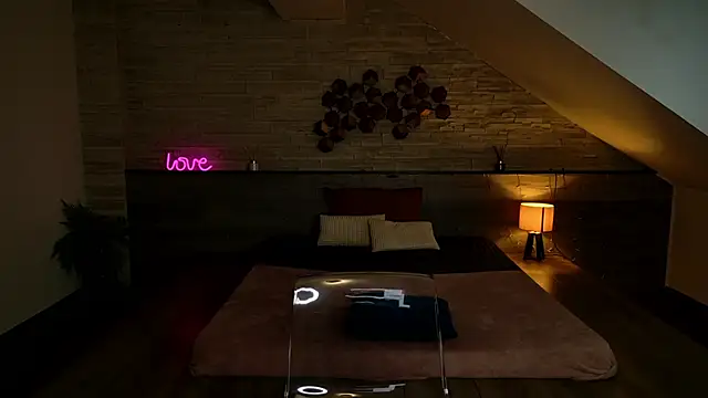 hornyb33  online show from February 2026 05:19:02 AM