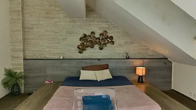 hornyb33  online show from February 2026 05:13:02 AM