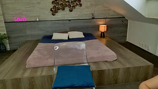 hornyb33  online show from February 2026 06:26:01 AM