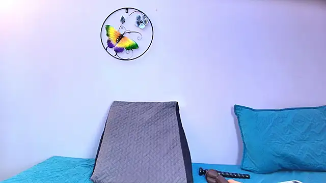 melany roberts  online show from February 2026 03:18:02 AM