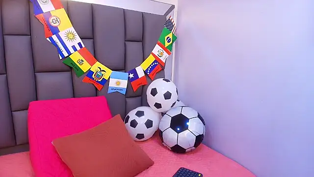 Snapshot of melany_roberts_ chatting on June 2026 03:22:02 AM melany roberts online show from June 2026 03:22:02 AM