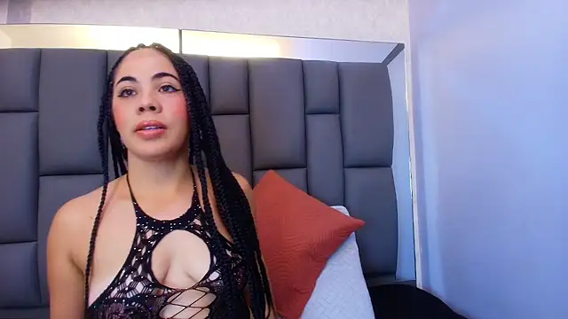 melany roberts  online show from May 2026 03:04:01 AM