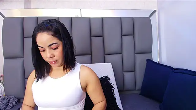 melany roberts  online show from May 2026 03:04:02 AM