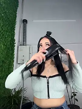 Snapshot of cristal__violetaa chatting on February 2026 03:28:01 AM cristal violetaa online show from February 2026 03:28:01 AM