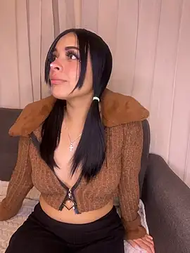 Snapshot of cristal__violetaa chatting on February 2026 03:35:02 AM cristal violetaa online show from February 2026 03:35:02 AM