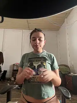 Snapshot of vainillasuave chatting on February 2026 07:02:02 PM vainillasuave online show from February 2026 07:02:02 PM