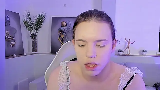 Snapshot of Madison_dolly chatting on February 2026 02:10:02 AM Madison dolly online show from February 2026 02:10:02 AM