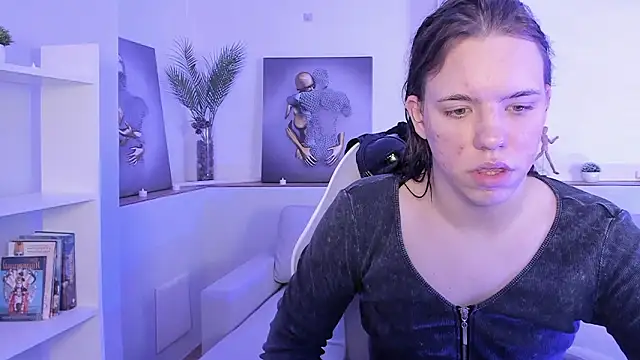 Snapshot of Madison_dolly chatting on February 2026 02:02:01 AM Madison dolly online show from February 2026 02:02:01 AM