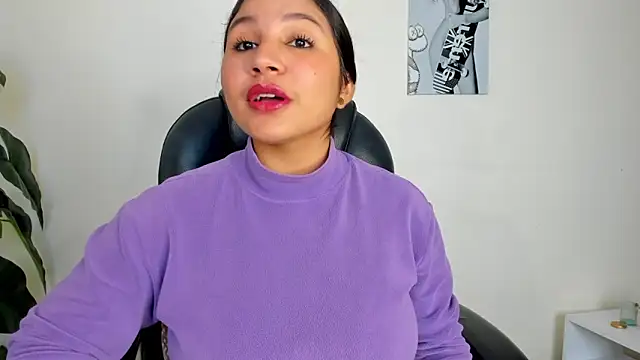 Snapshot of Victoria_Rosee chatting on February 2026 12:33:01 PM Victoria Rosee online show from February 2026 12:33:01 PM