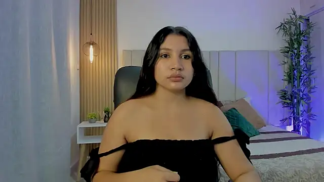 Snapshot of Victoria_Rosee chatting on April 2026 01:03:02 PM Victoria Rosee online show from April 2026 01:03:02 PM