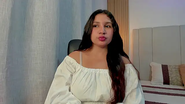 Snapshot of Victoria_Rosee chatting on April 2026 12:45:01 PM Victoria Rosee online show from April 2026 12:45:01 PM