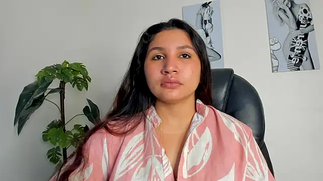 Snapshot of Victoria_Rosee chatting on February 2026 12:45:01 PM Victoria Rosee online show from February 2026 12:45:01 PM