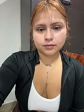 emyxpearly online show from May 2026 04:43:01 AM