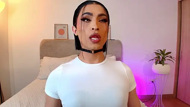 Snapshot of KarolPortellaa chatting on June 2026 12:43:02 AM KarolPortellaa online show from June 2026 12:43:02 AM