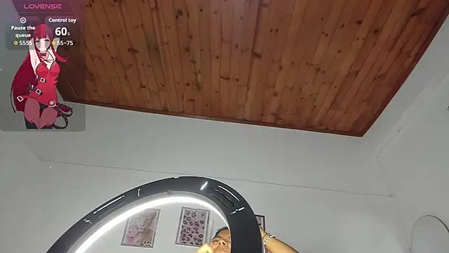 luna velveth online show from April 2026 10:32:01 AM