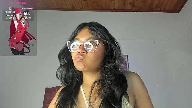 luna velveth online show from March 2026 02:40:01 AM