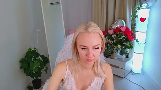 Audrey Kiss online show from February 2026 07:17:01 AM