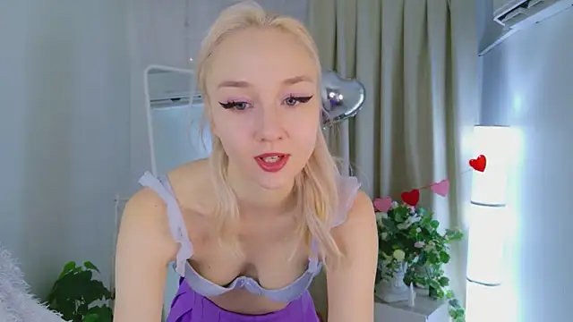 Audrey Kiss online show from February 2026 07:08:01 AM