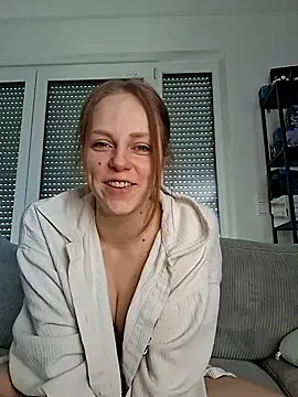 Larifari0406 online show from March 2026 01:29:02 PM