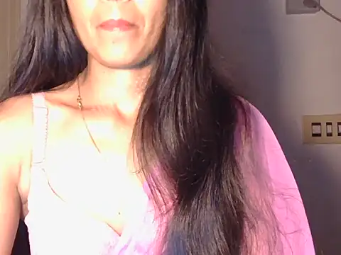 Snapshot of Qute_flora chatting on May 2026 06:27:02 PM Qute flora online show from May 2026 06:27:02 PM