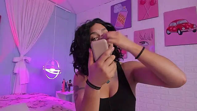 Cleo Foxx online show from March 2026 11:43:02 AM