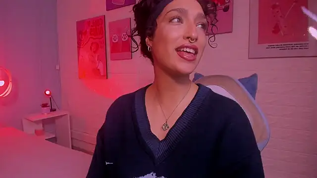 Snapshot of Cleo_Foxx chatting on June 2026 12:06:01 PM Cleo Foxx online show from June 2026 12:06:01 PM