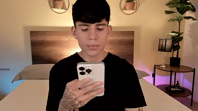 Snapshot of Angel_eros_ chatting on February 2026 08:04:01 PM Angel eros online show from February 2026 08:04:01 PM