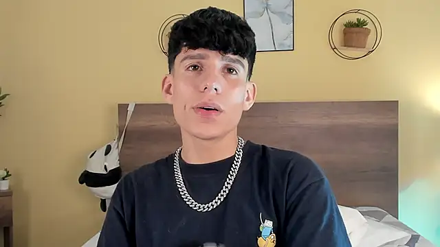 Snapshot of Angel_eros_ chatting on February 2026 09:59:02 PM Angel eros online show from February 2026 09:59:02 PM