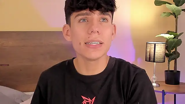 Snapshot of Angel_eros_ chatting on February 2026 08:29:02 PM Angel eros online show from February 2026 08:29:02 PM