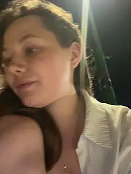 Snapshot of AsynaYuuki chatting on February 2026 04:05:02 PM AsynaYuuki online show from February 2026 04:05:02 PM