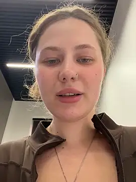 Snapshot of AsynaYuuki chatting on February 2026 06:52:02 PM AsynaYuuki online show from February 2026 06:52:02 PM