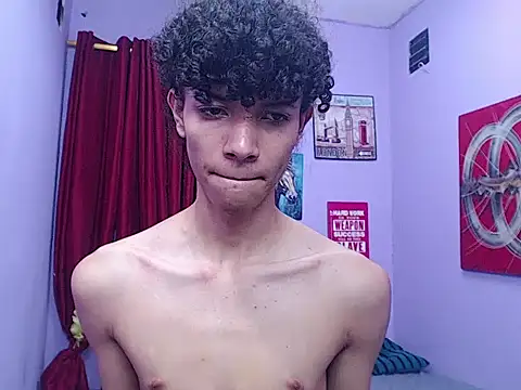 Snapshot of bigcock_twinks chatting on February 2026 04:42:01 AM bigcock twinks online show from February 2026 04:42:01 AM