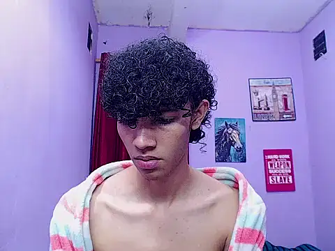 Snapshot of bigcock_twinks chatting on February 2026 11:29:02 PM bigcock twinks online show from February 2026 11:29:02 PM