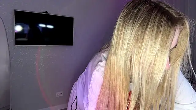 Between Eeys online show from March 2026 03:56:02 PM