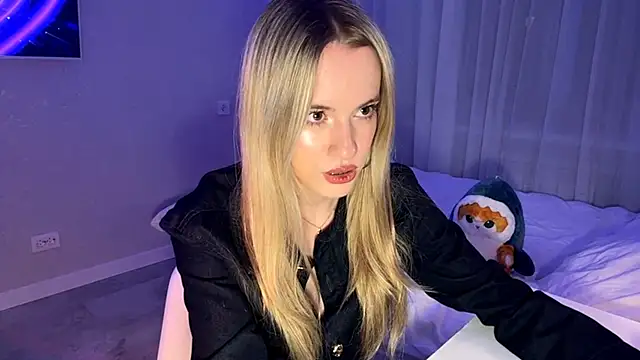 Between Eeys online show from March 2026 04:19:01 PM