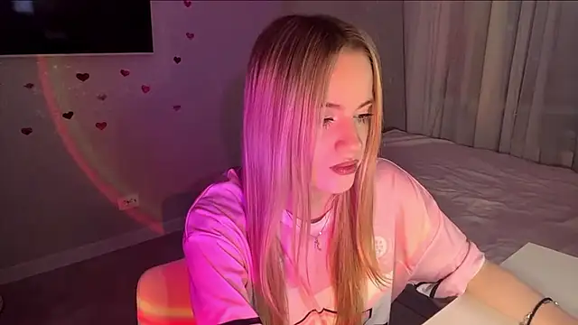 Between Eeys online show from February 2026 03:12:02 PM