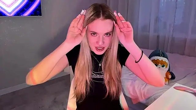 Between Eeys online show from March 2026 03:46:01 PM