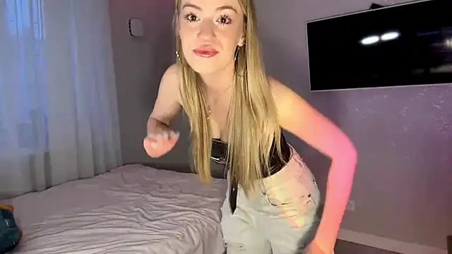 Between Eeys online show from February 2026 02:01:02 PM