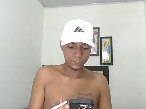 Snapshot of hotboyluxe chatting on February 2026 03:06:01 AM hotboyluxe online show from February 2026 03:06:01 AM