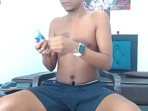 hotboyluxe online show from March 2026 03:45:01 AM