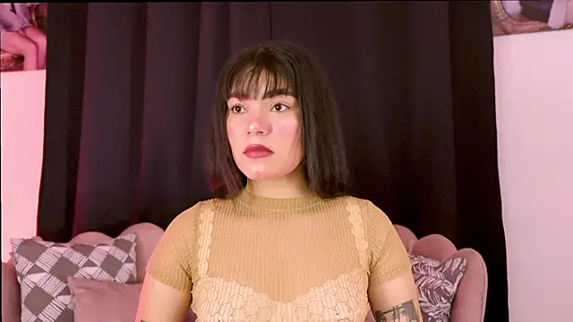 dakotacollins  online show from May 2026 01:36:02 AM