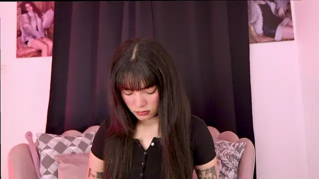 dakotacollins  online show from May 2026 01:28:01 AM