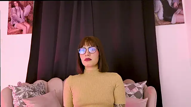 Snapshot of dakotacollins_ chatting on June 2026 04:43:01 AM dakotacollins online show from June 2026 04:43:01 AM