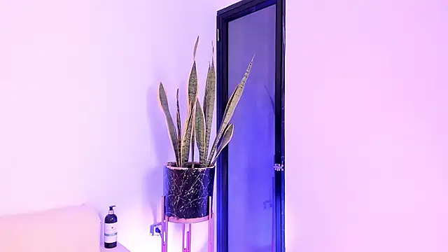 liorah wolf online show from March 2026 08:03:01 PM