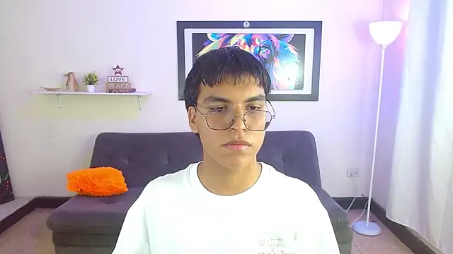 Maecum18 online show from April 2026 09:22:01 PM