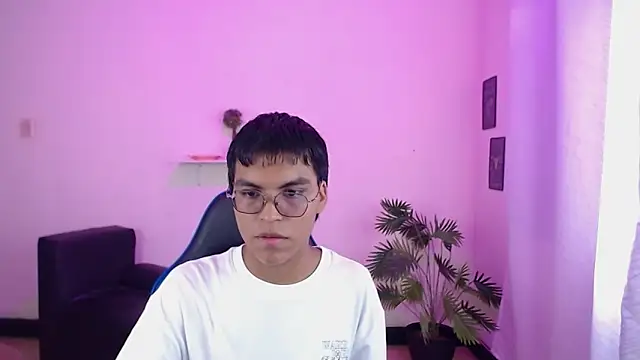 Maecum18 online show from March 2026 09:06:01 PM